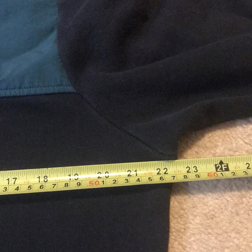 Vintage Fila pullover - Picture 4 of 6